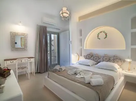 Summer Dream Kamari (Santorini)