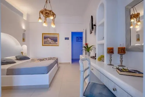 Summer Dream 3* Kamari (Santorini)