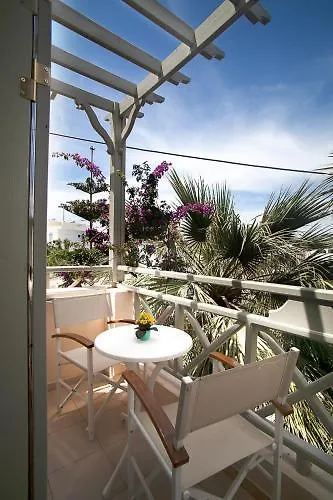 Summer Dream 3* Kamari (Santorini)