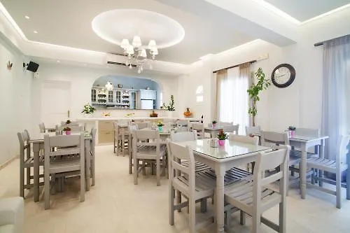 Summer Dream 3* Kamari (Santorini)